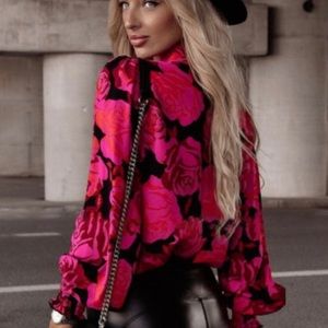 ⚡️💥Blooming Rose Allover Puff Sleeve Blouse